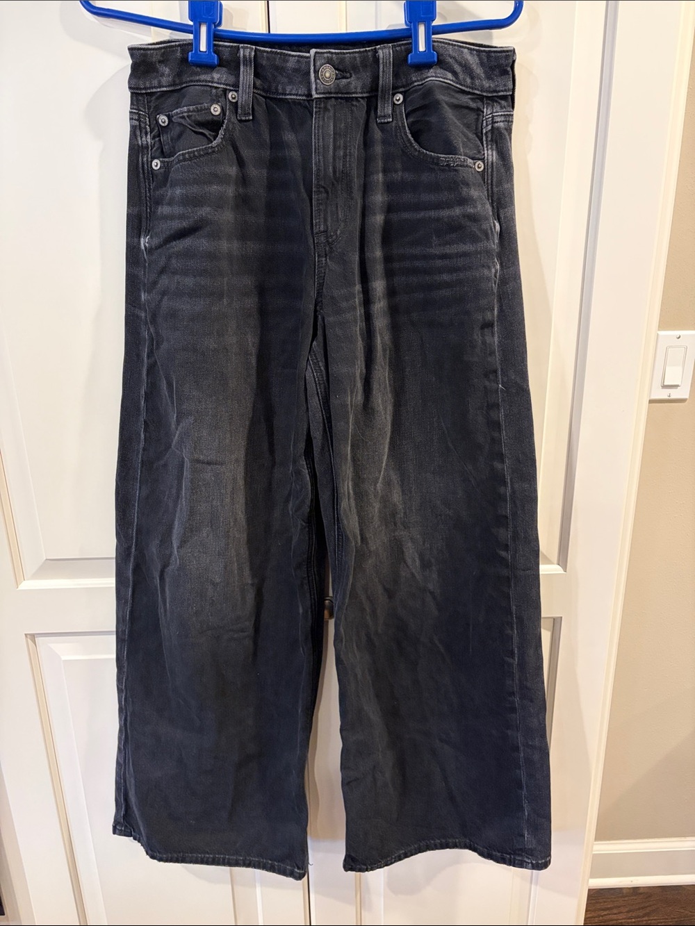 Women’s Super High Rise Ultra Wide Leg size 2 Short